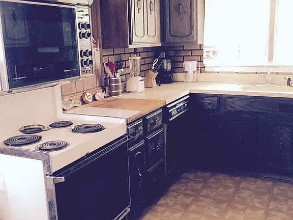 5th image of 1085 Violet Ave