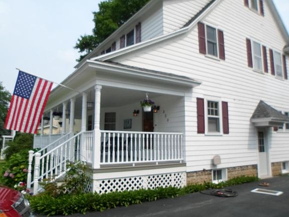 2nd image of 320 Emmons St SE
