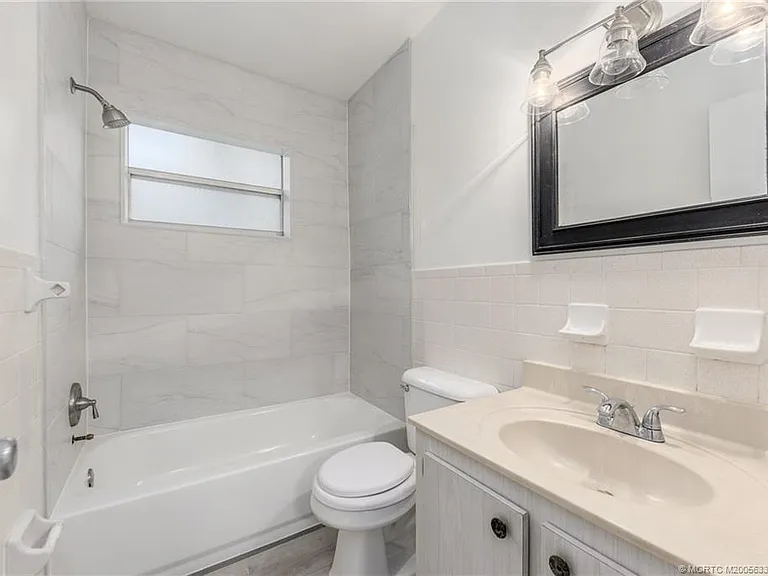 660 SW Bryant Ave #10 — Photo 12