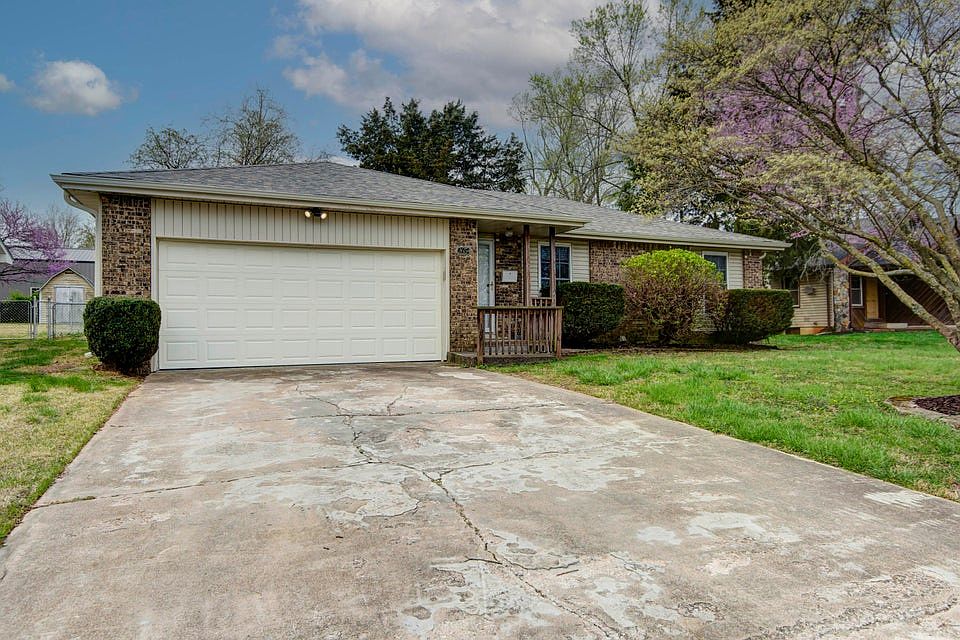 1st image of 2654 W Blackburn Dr
