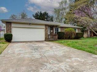 2654 W Blackburn Dr, Springfield, MO 65807
