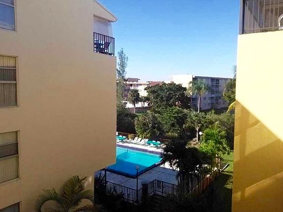 5th image of 8775 Park Blvd APT 412