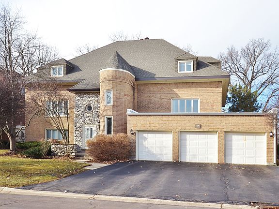 2nd image of 670 Ballantrae Dr APT C