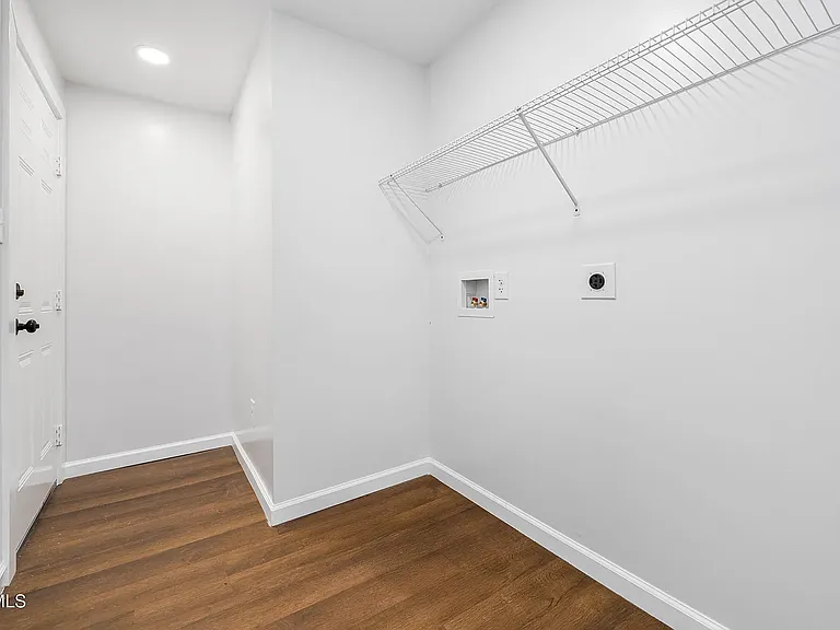 1007 Spring St — Photo 3