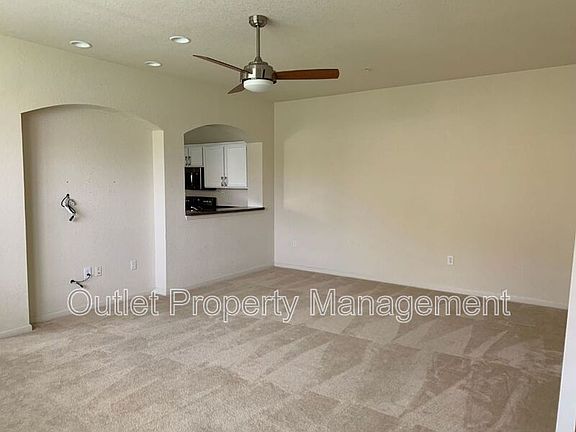 4th image of 2991 Langdon Ln N