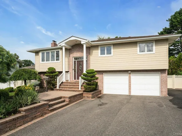 66 Harvest Lane, Commack, NY 11725