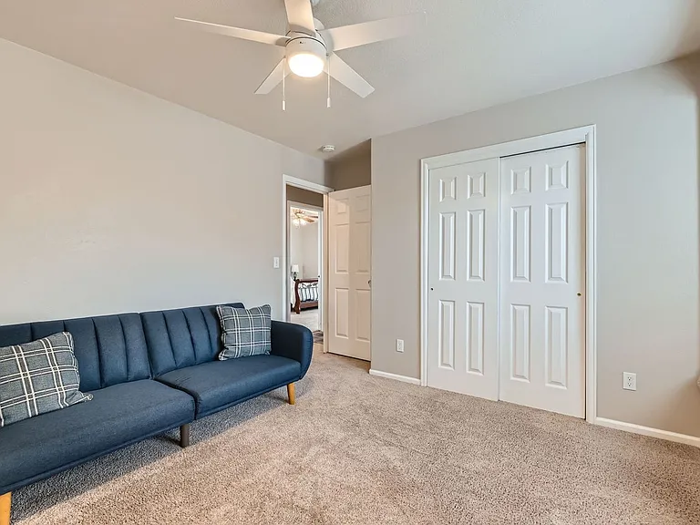 284 Dover Ct — Photo 16