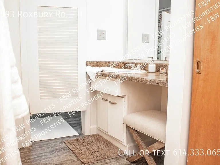 1593 Roxbury Rd #H — Photo 11