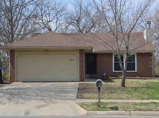 1605 SW Cheyenne Hills Rd, Topeka, KS 66604