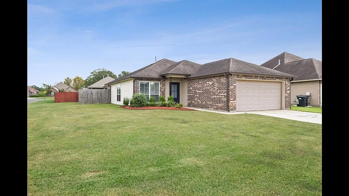 Building Photo - 42288 Palmstone Ave