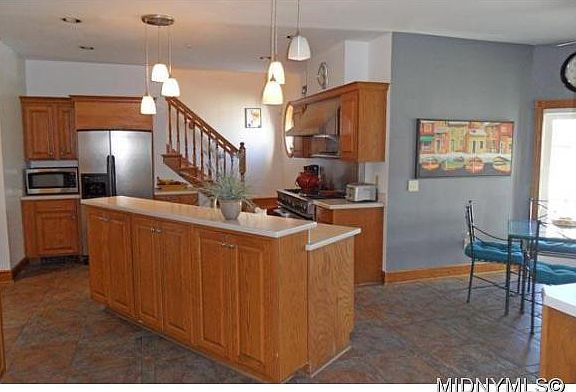 3rd image of 91 Kirkland Ave