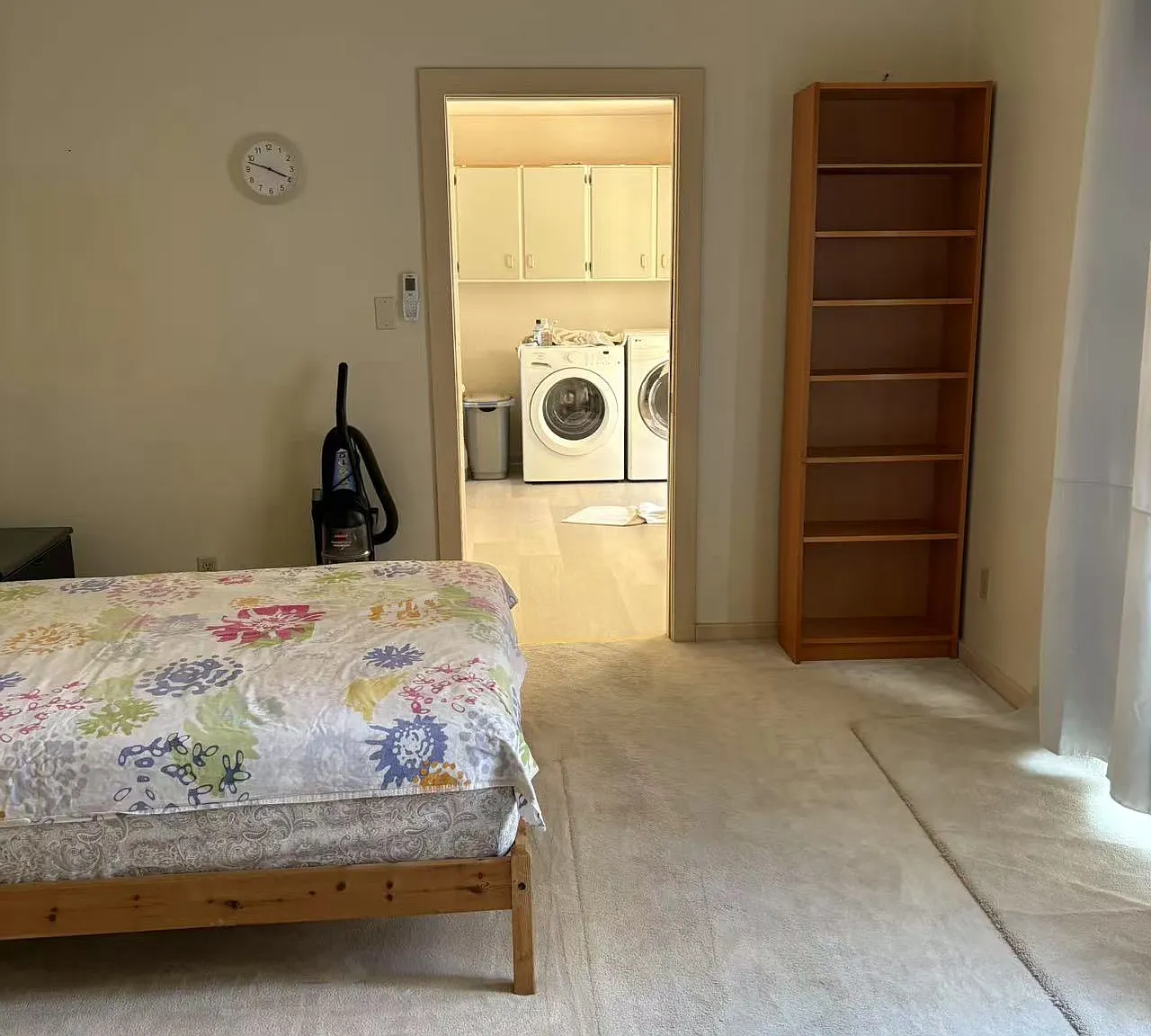 1 bed, 300 sqft, $1,000 — Photo 3