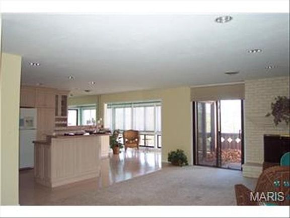 2nd image of 1609 Walpole Dr APT C