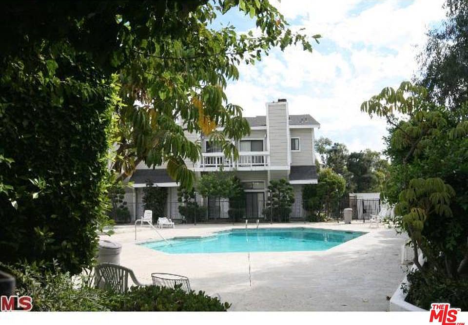 2nd image of 4628 Don Lorenzo Dr APT B