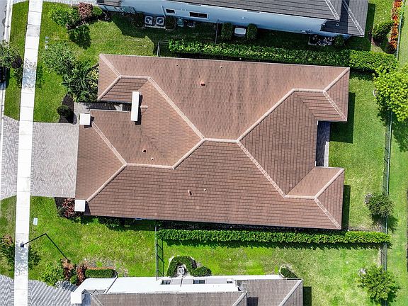 3rd image of 10547 N Lago Vista Circle
