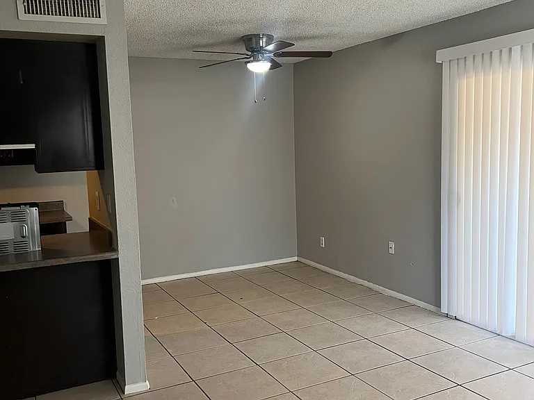 4003 W Reade Ave #1 — Photo 6