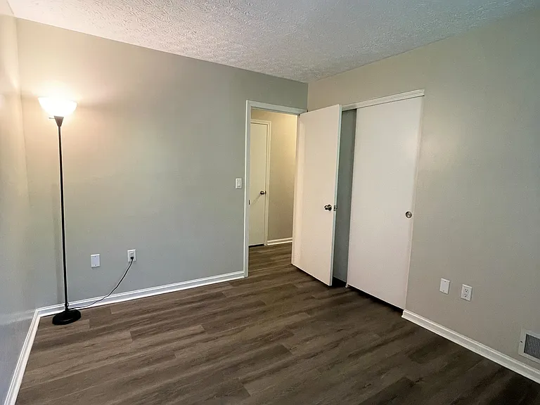 2917-2919 United Ct — Photo 15