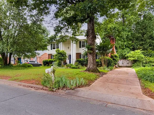 1007 Elderwood Pl, Greensboro, NC 27410