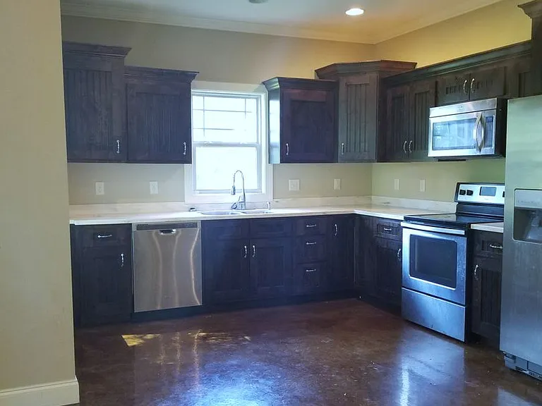 123 Weston Dr — Photo 2