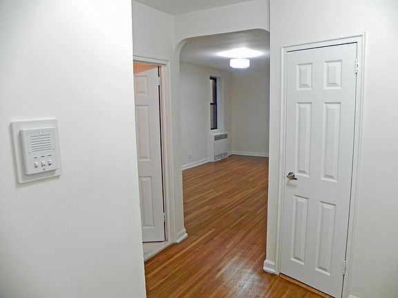 2nd image of 3439 Knox Pl APT 2