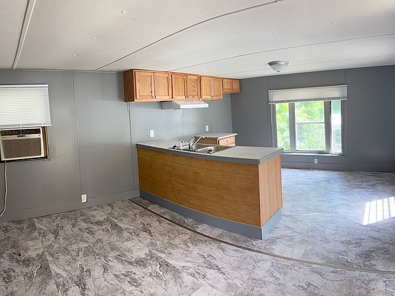 3rd image of 17 Park Lane Ave #A