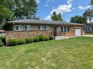 1071 N 2nd St, Rochelle, IL 61068