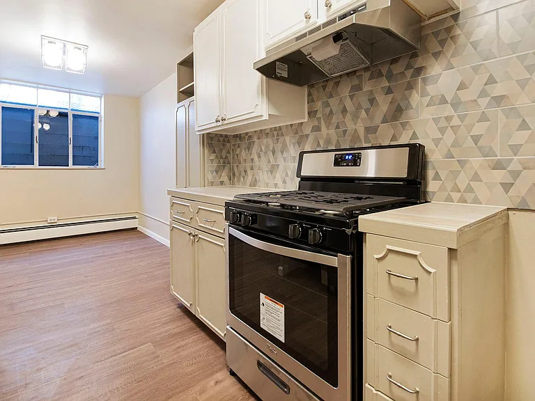 1375 N Williams St #207 — Photo 6
