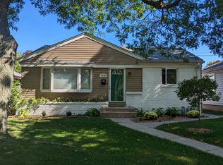 5354 N Lydell Ave, Whitefish Bay, WI 53217