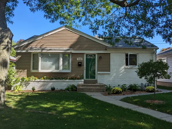 5354 N Lydell Ave, Whitefish Bay, WI 53217