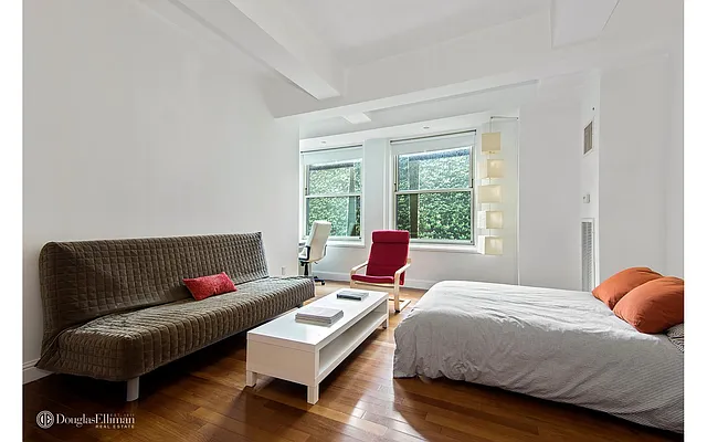 Rented by Douglas Elliman | media 23