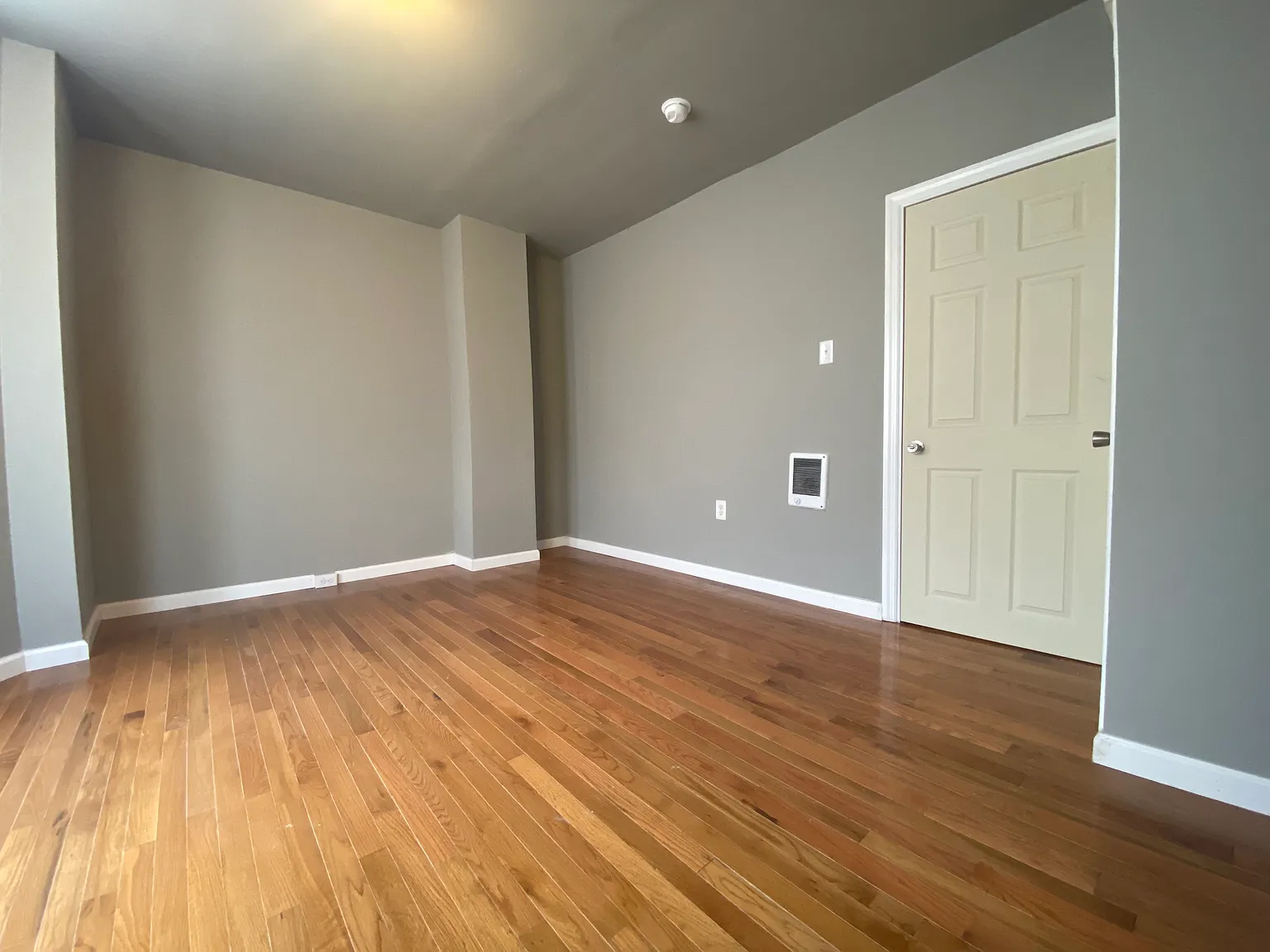 4932 W Thompson St — Photo 2