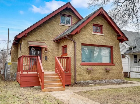 2930 North 39th STREET, Milwaukee, WI 53210