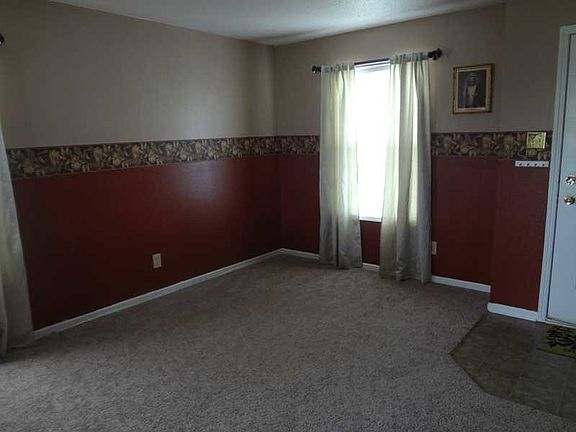 2nd image of 679 Runnymede Ct