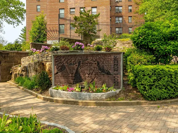 98 Pearsall Drive #1A, Mount Vernon, NY 10552