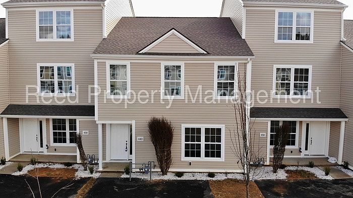 1st image of 660 Pin Oak Dr