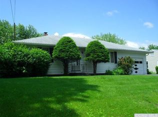 50 James St, Hudson, NY 12534