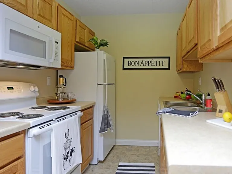1408 Maple Grove Rd — Photo 15