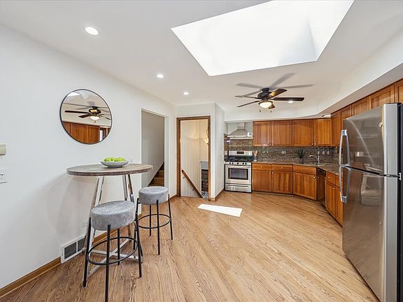 5th image of 331 S 8th Ave
