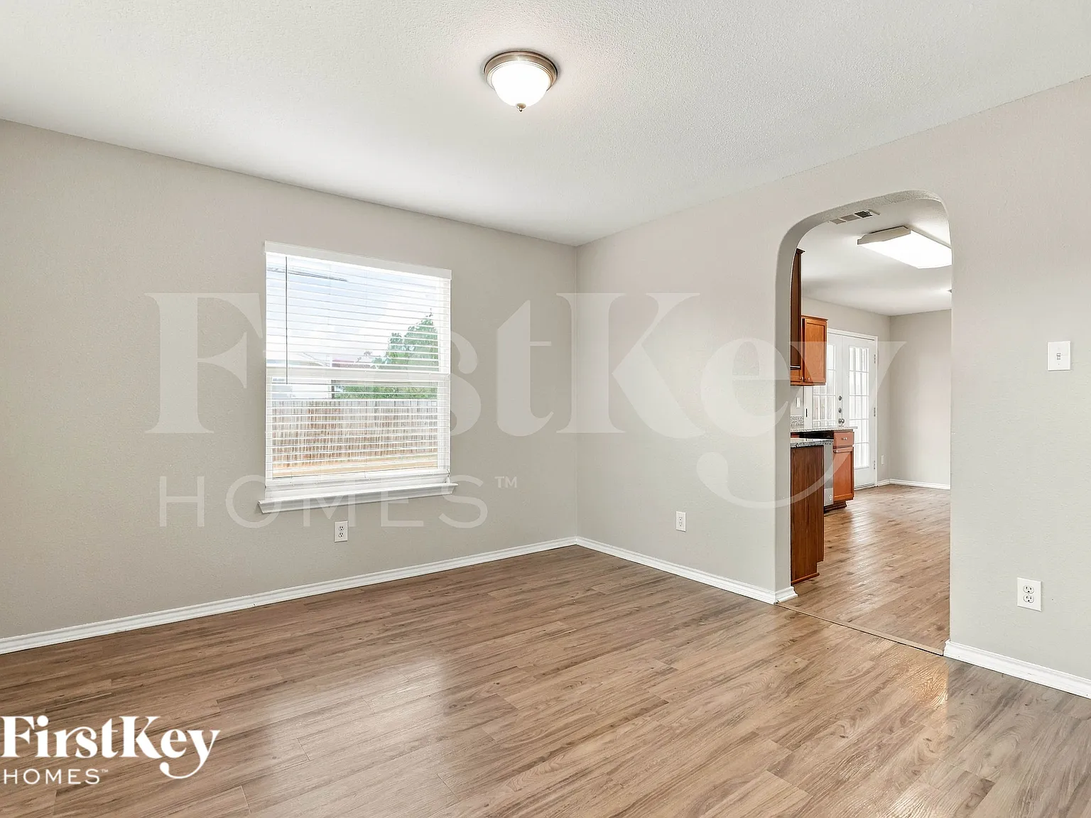 3 bed, 2.5 bath, 1958 sqft, $1,590 — Photo 4