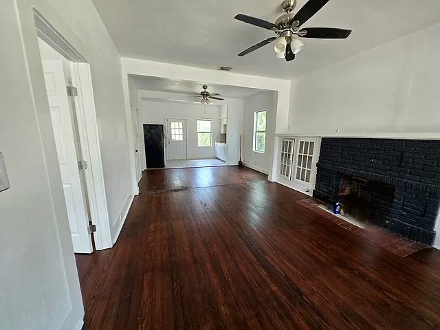 2 bed, 896 sqft, $1,300 — Photo 2
