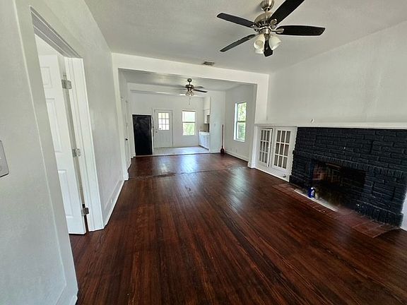 2nd image of 1126 Hays St