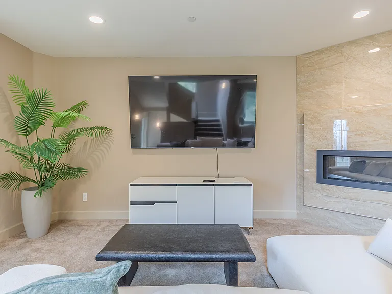 2073 Pasadena Glen Rd — Photo 19