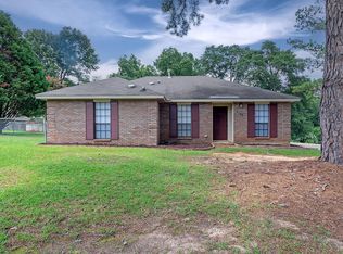 3725 Henderson Pl, Millbrook, AL 36054