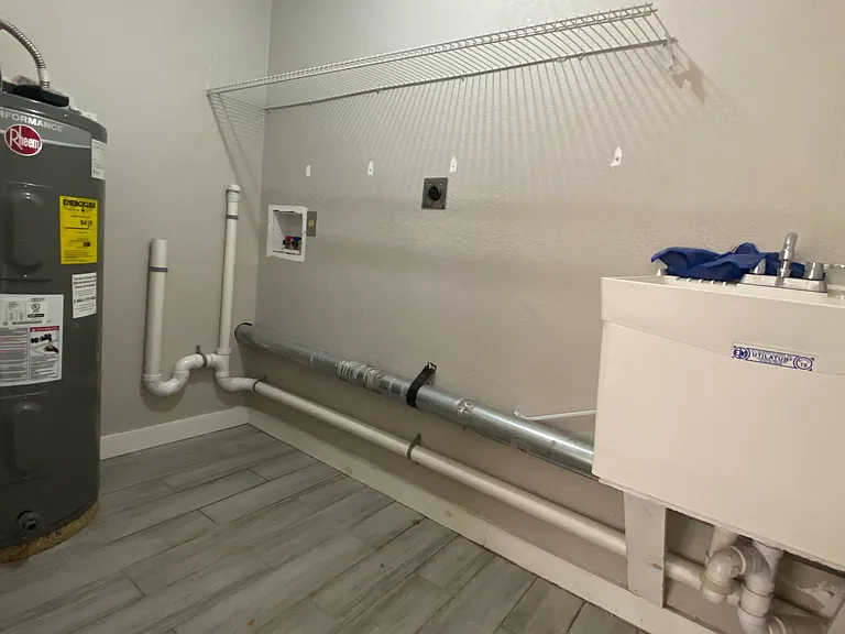 Laundry room with washer/dryer hookup.