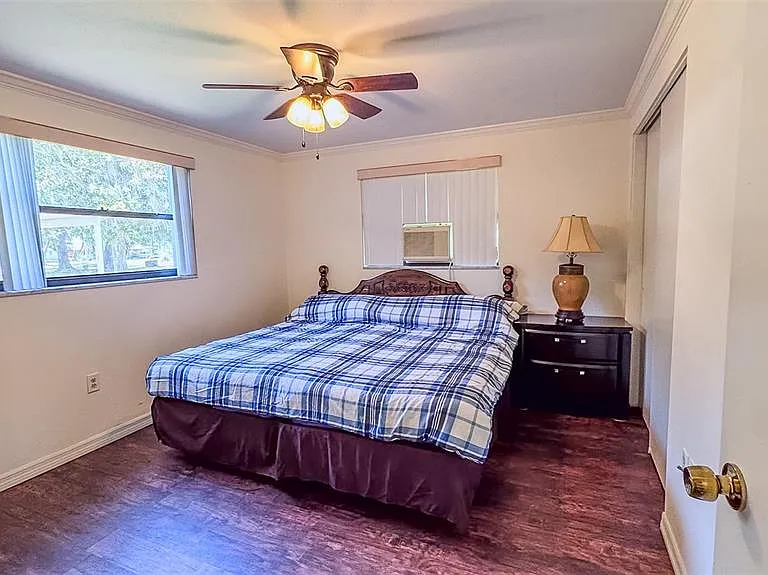 3895 Conine Dr E — Photo 10