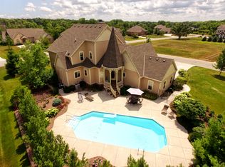 6170 S Rosetree Pass, New Berlin, WI 53151