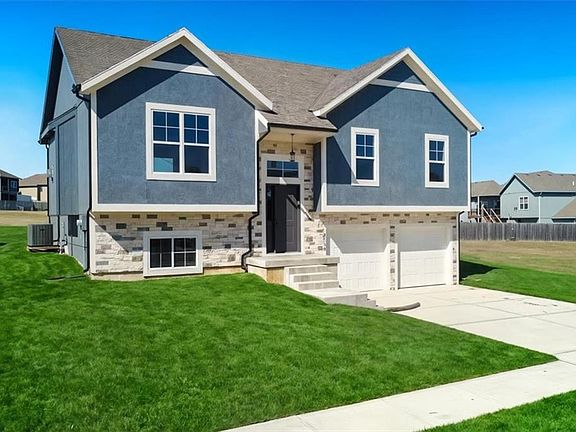 3rd image of 18410 Rock Creek Dr