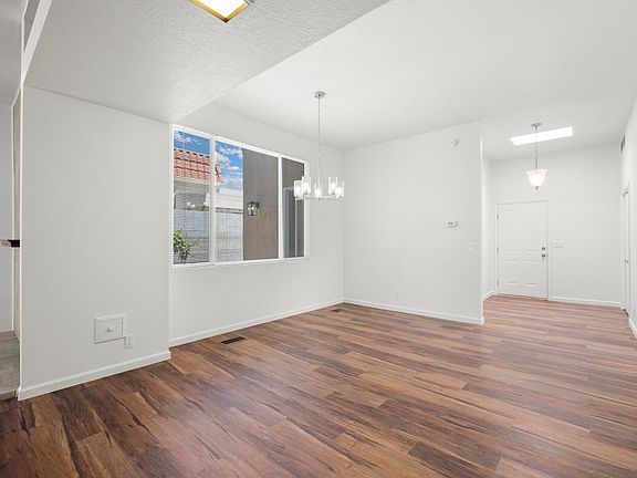4th image of 6927 Arvilla Pl NE