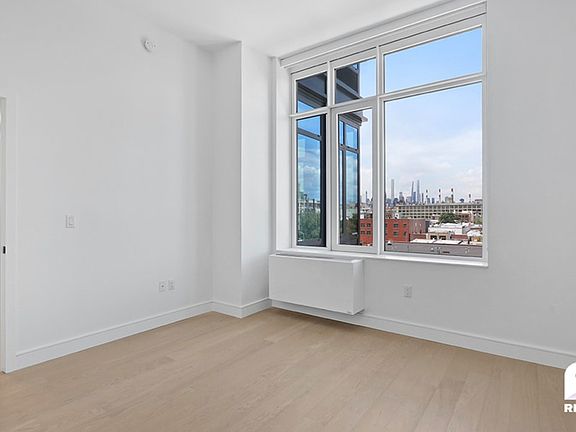 4th image of 3620 Steinway St APT 429