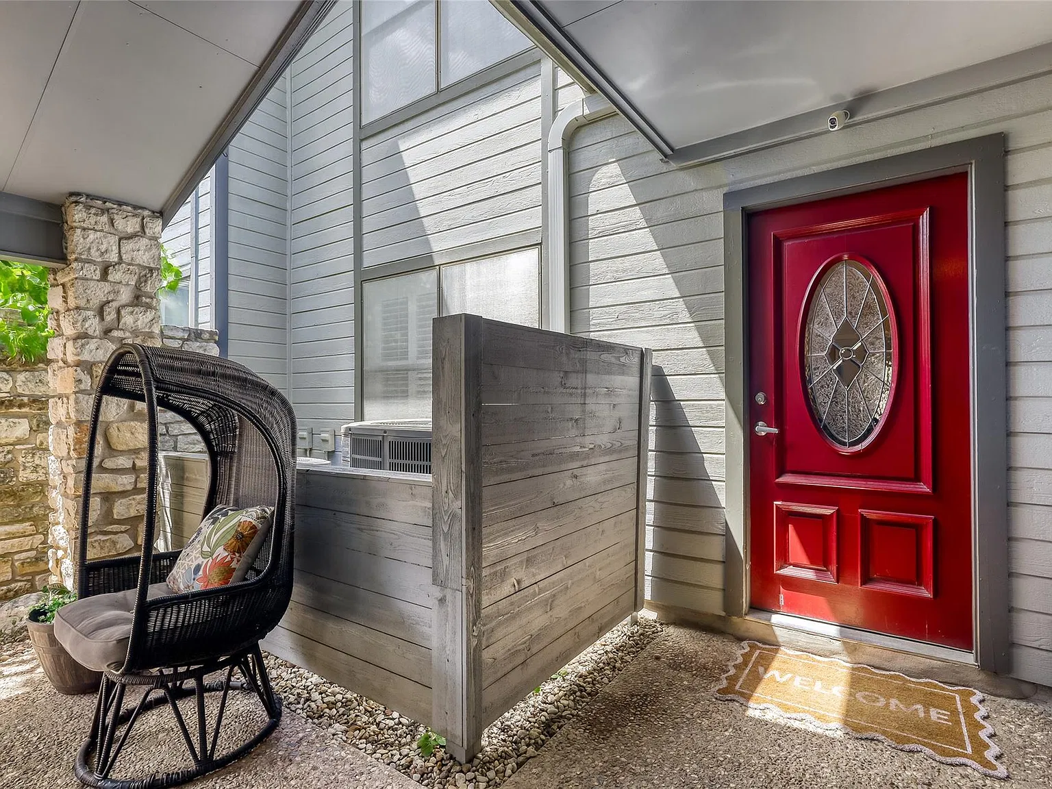 3 bed, 3.0 bath, 2130 sqft, $3,000 — Photo 2